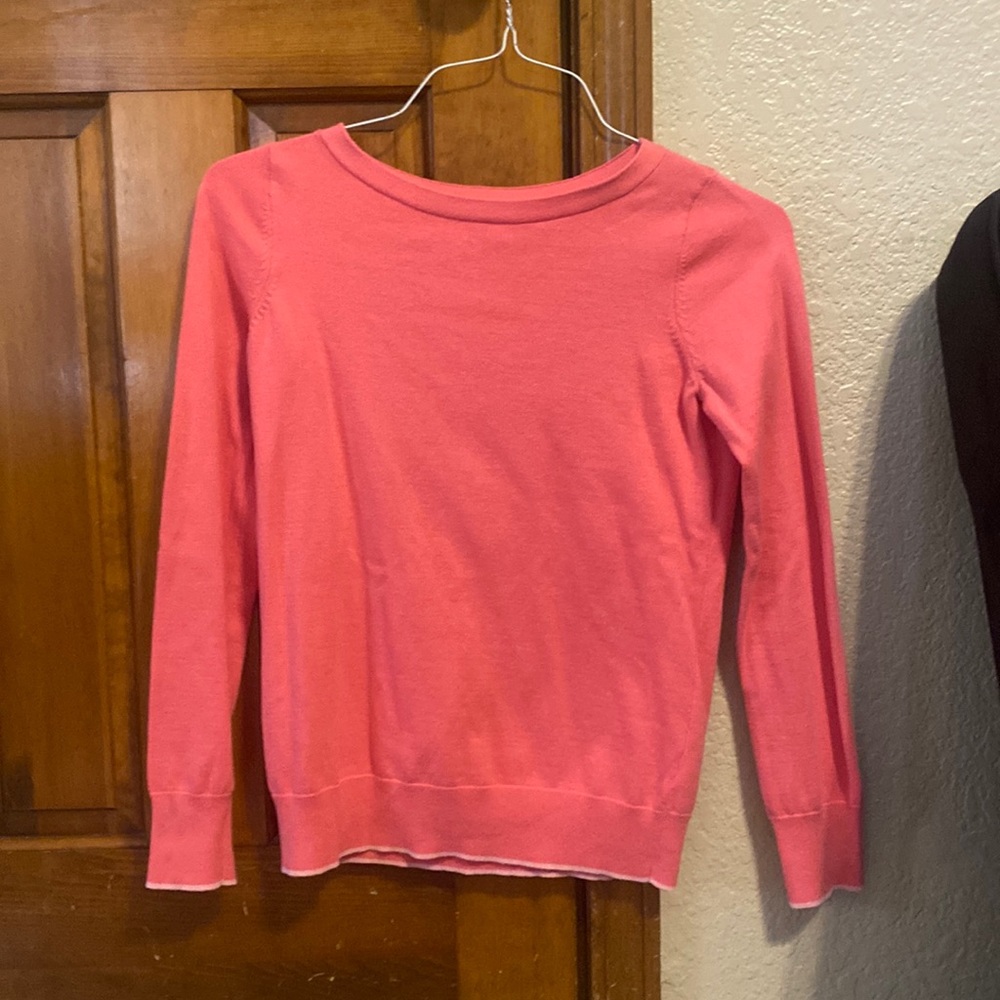 XS gap pink sweater. New condition
